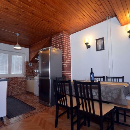 Apartment Mimica-Croatia , Omis , Center Exterior foto