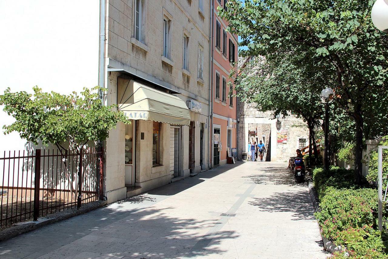 Apartment Mimica-Croatia , Omis , Center Exterior foto
