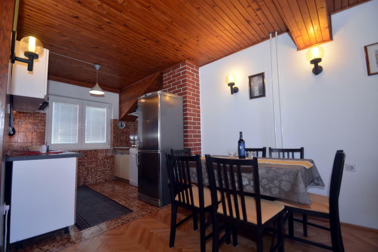 Apartment Mimica-Croatia , Omis , Center Exterior foto