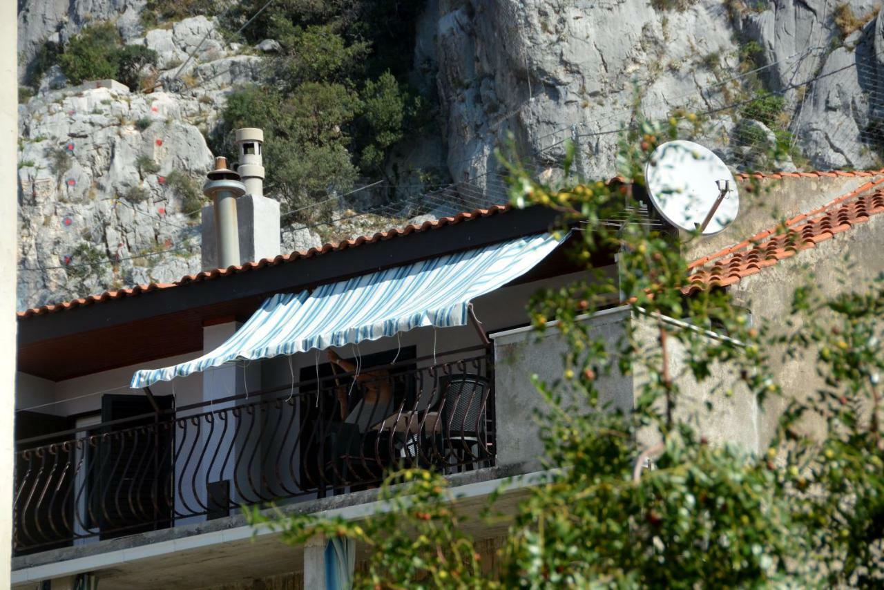 Apartment Mimica-Croatia , Omis , Center Exterior foto