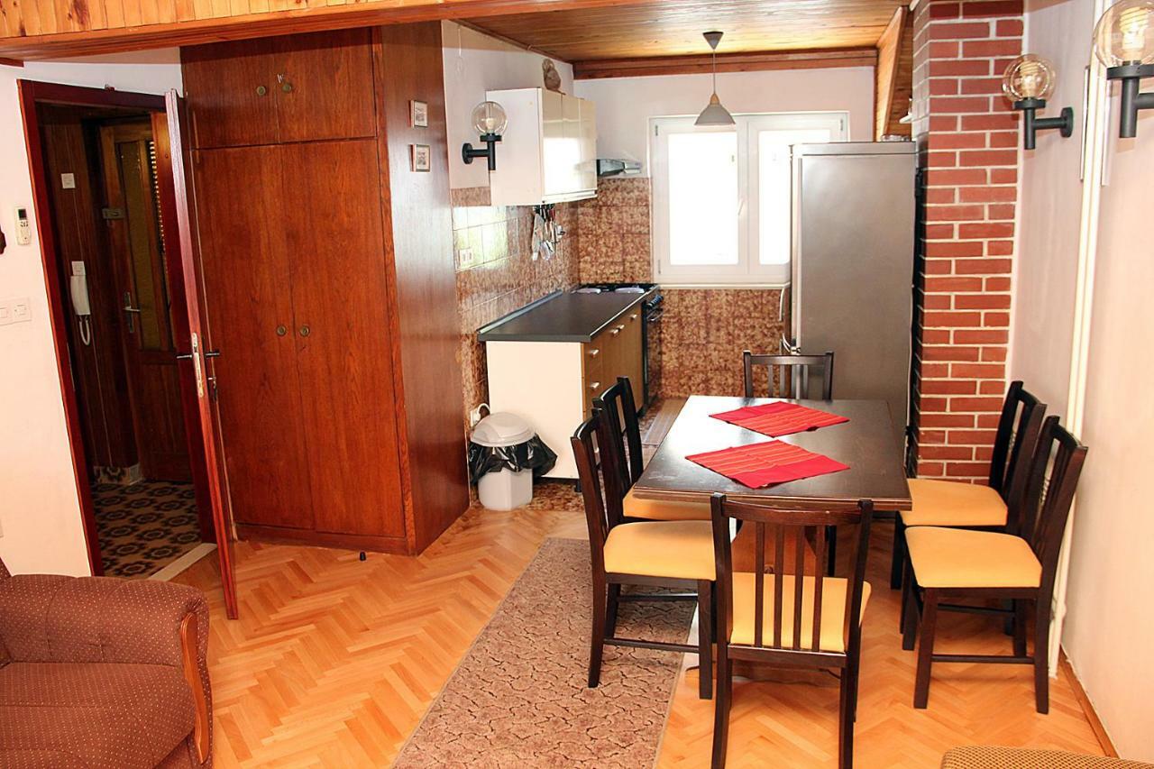 Apartment Mimica-Croatia , Omis , Center Exterior foto