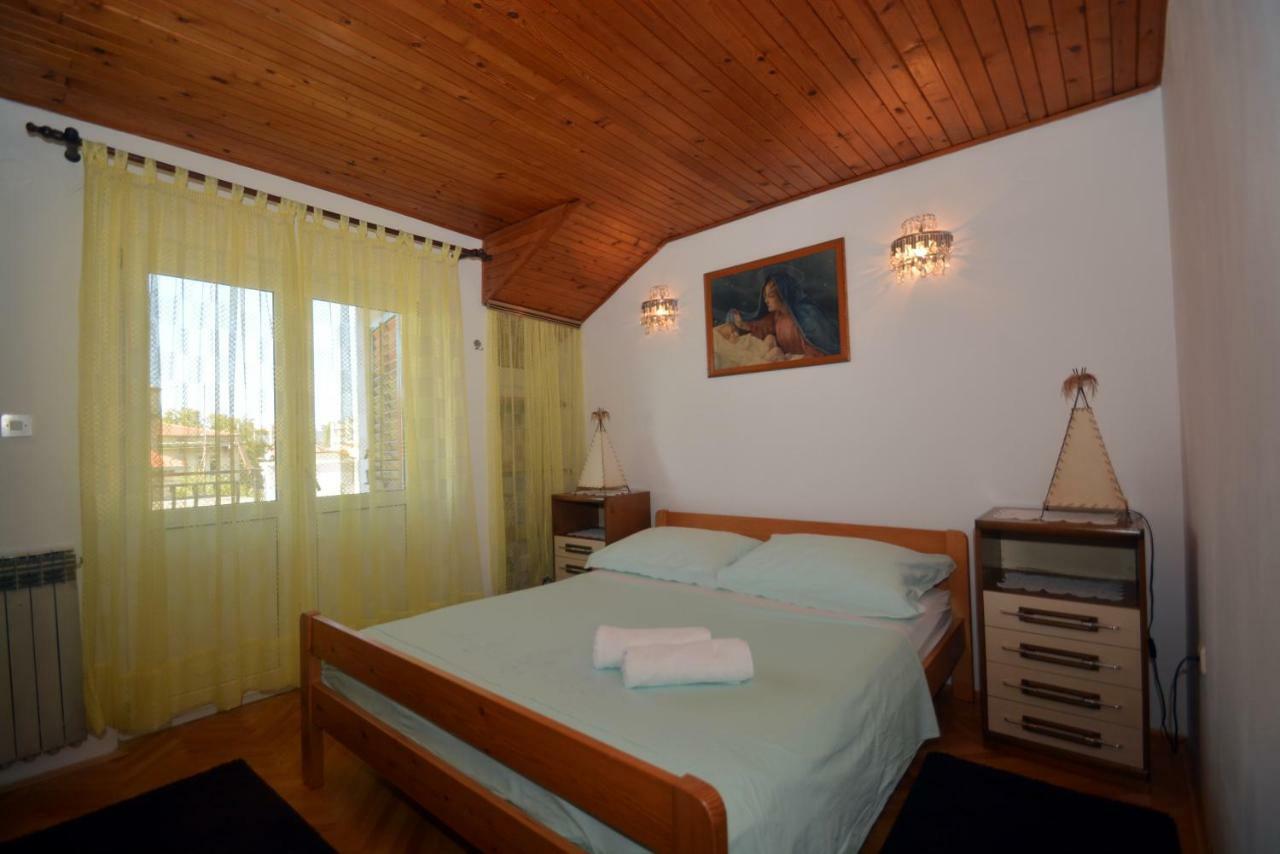Apartment Mimica-Croatia , Omis , Center Exterior foto