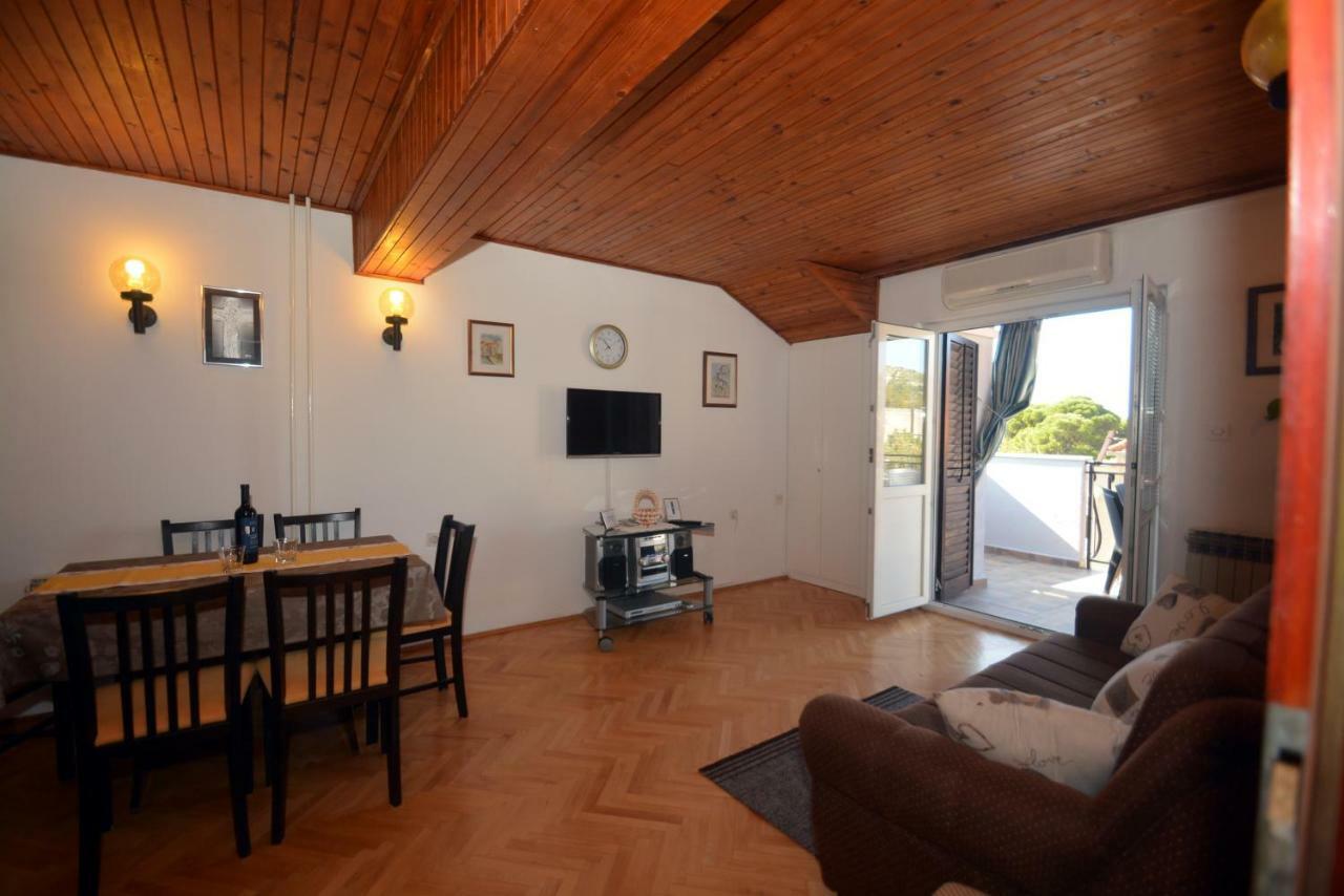 Apartment Mimica-Croatia , Omis , Center Exterior foto