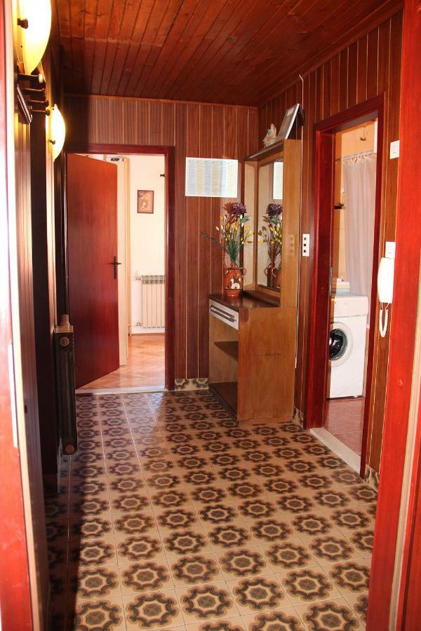 Apartment Mimica-Croatia , Omis , Center Exterior foto