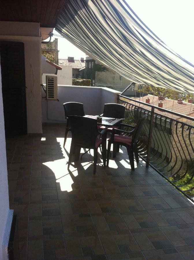 Apartment Mimica-Croatia , Omis , Center Exterior foto