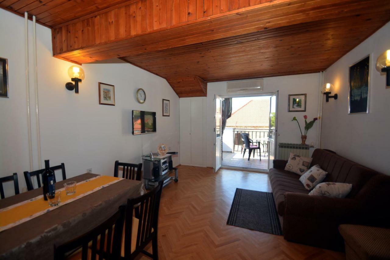 Apartment Mimica-Croatia , Omis , Center Exterior foto