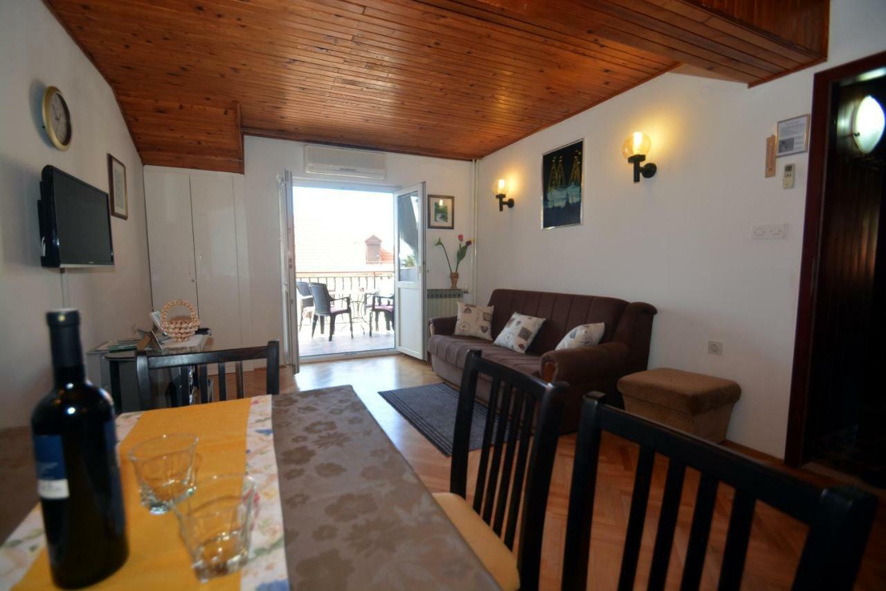 Apartment Mimica-Croatia , Omis , Center Exterior foto